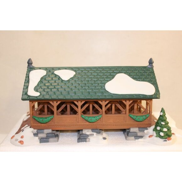 Dept 56 Heritage Collection - Two Rivers Bridge - Picture 2 of 5